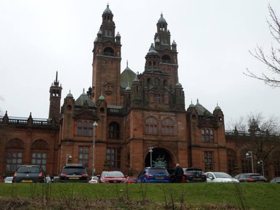 Fabulous Location, One Bedroom West End Flat, Just Off Byres Rd, Close To Sec & Hydro Глазгоу Екстериор снимка