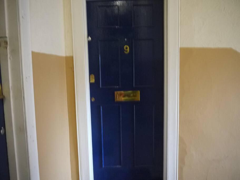 Fabulous Location, One Bedroom West End Flat, Just Off Byres Rd, Close To Sec & Hydro Глазгоу Екстериор снимка
